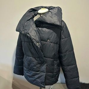 Banana Republic  short puffer